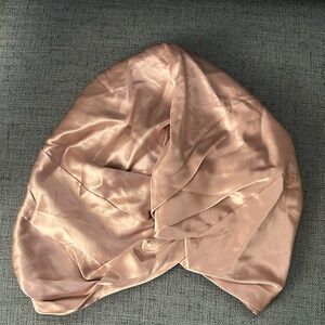 Mulberry silk bonnet